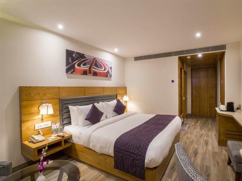 Regenta Central Cassia Zirakpur Chandigarh Exteriör bild