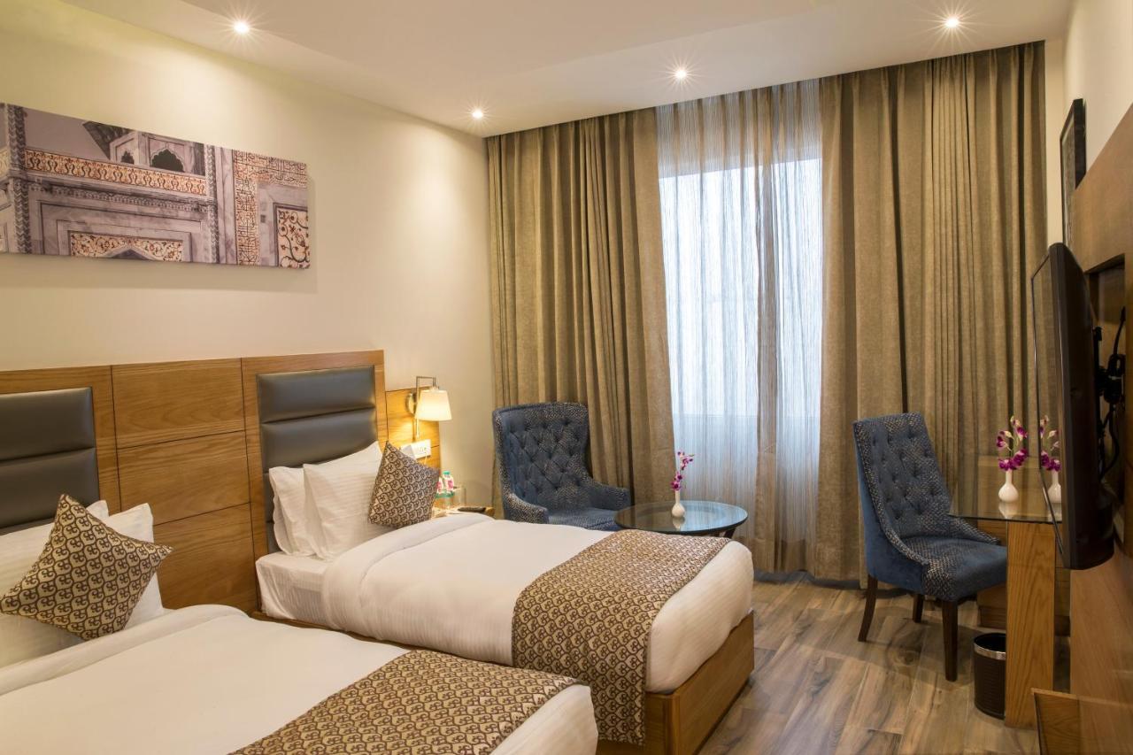 Regenta Central Cassia Zirakpur Chandigarh Exteriör bild