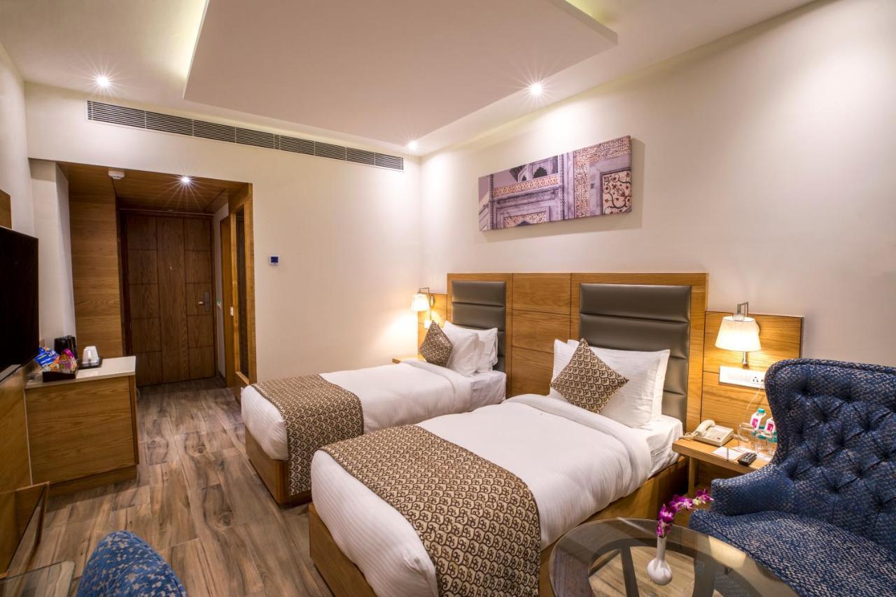 Regenta Central Cassia Zirakpur Chandigarh Exteriör bild