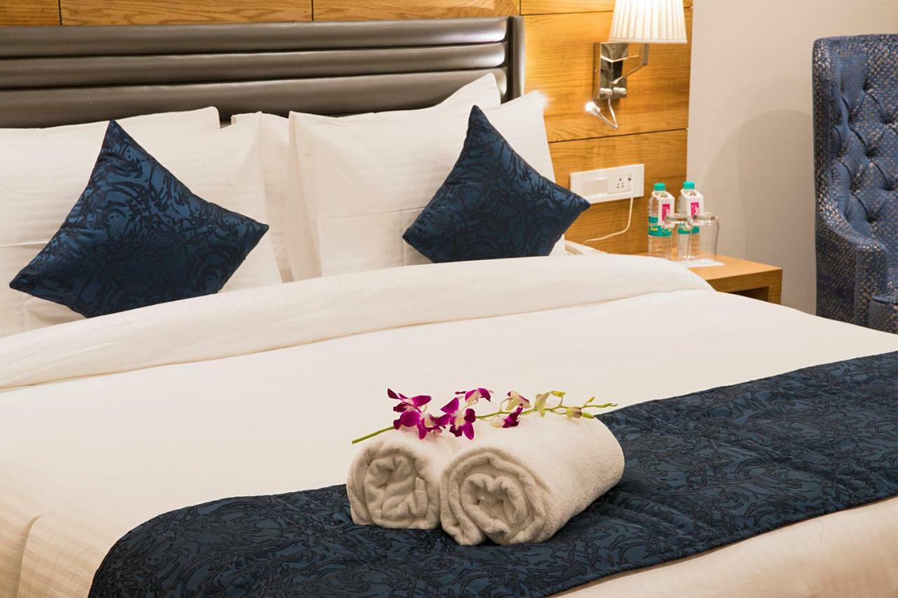 Regenta Central Cassia Zirakpur Chandigarh Exteriör bild