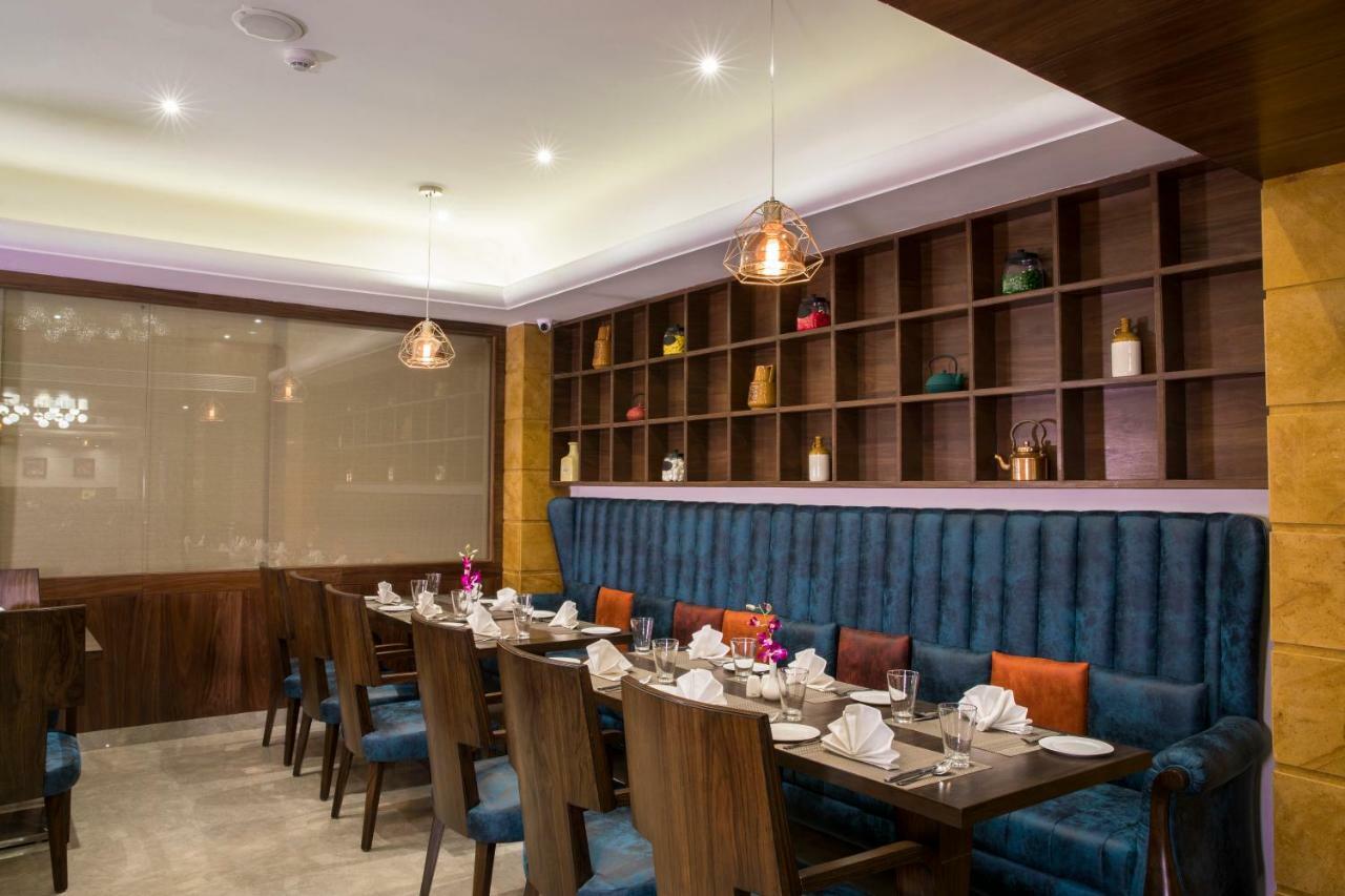 Regenta Central Cassia Zirakpur Chandigarh Exteriör bild