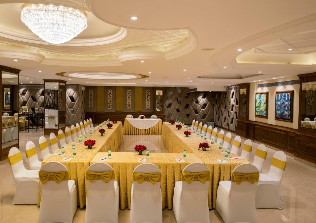 Regenta Central Cassia Zirakpur Chandigarh Exteriör bild