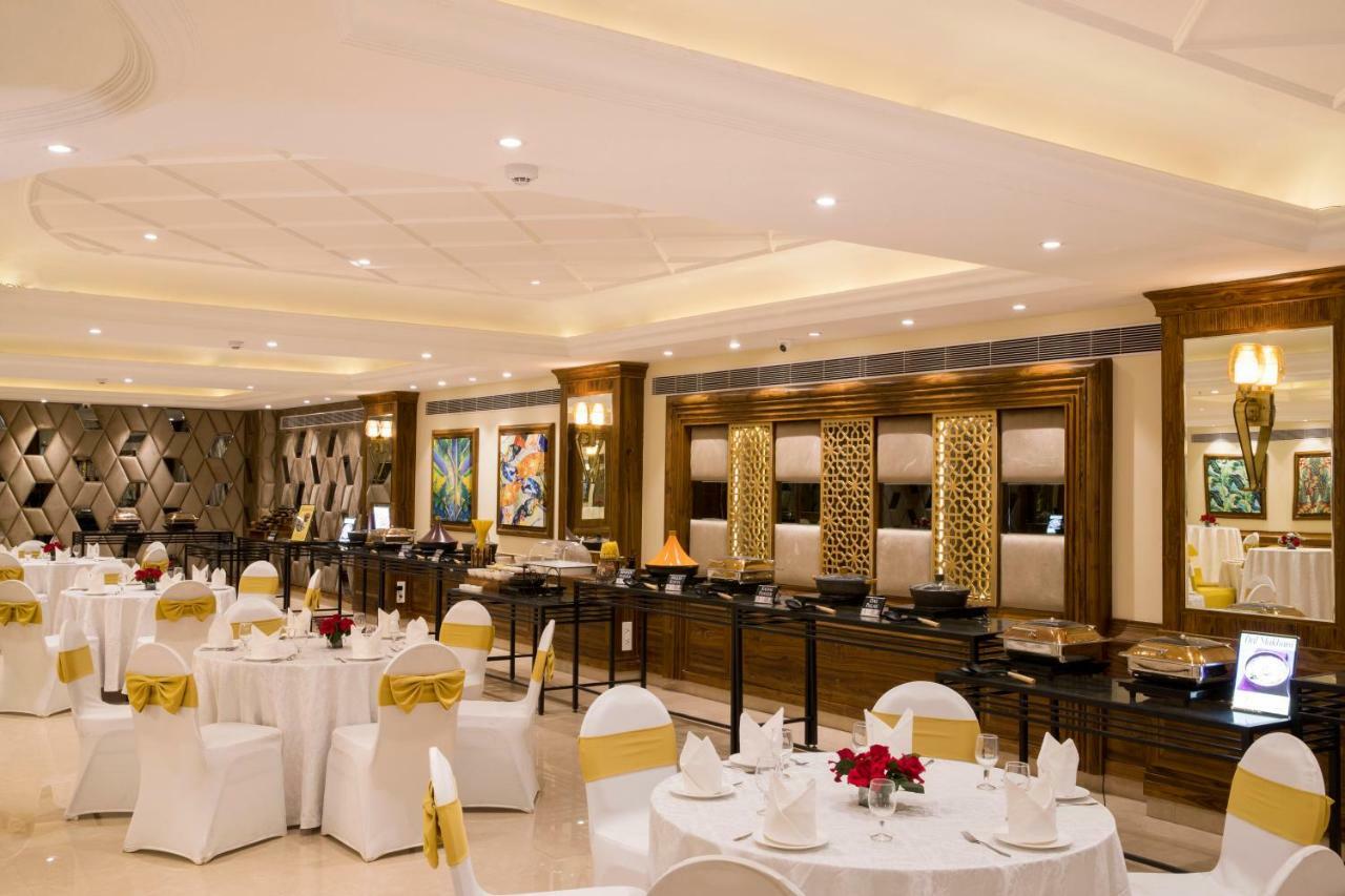 Regenta Central Cassia Zirakpur Chandigarh Exteriör bild