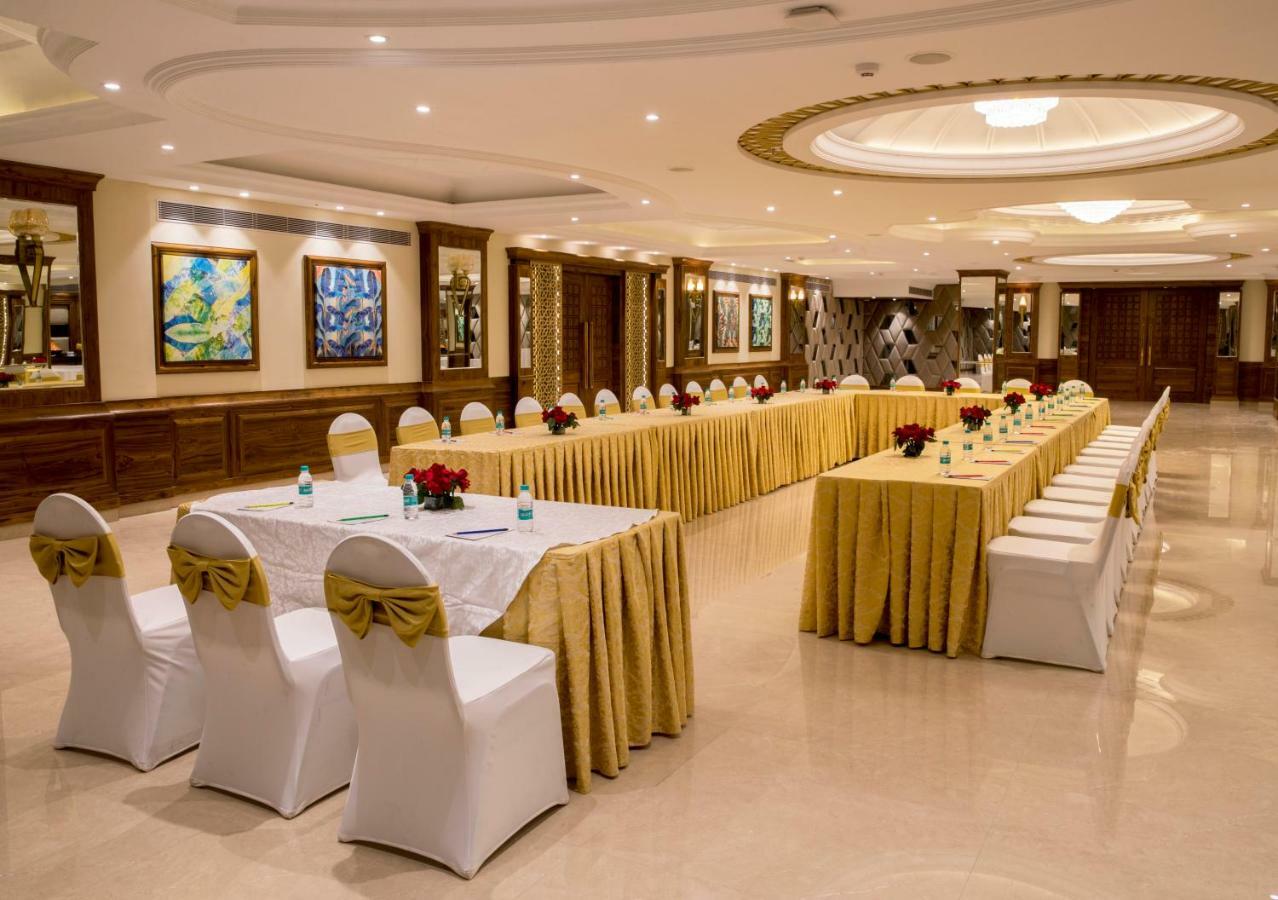 Regenta Central Cassia Zirakpur Chandigarh Exteriör bild