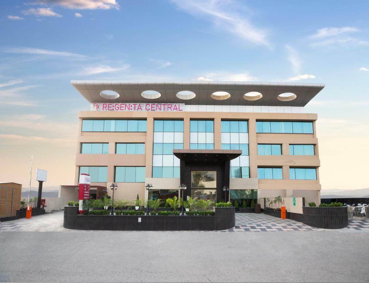 Regenta Central Cassia Zirakpur Chandigarh Exteriör bild