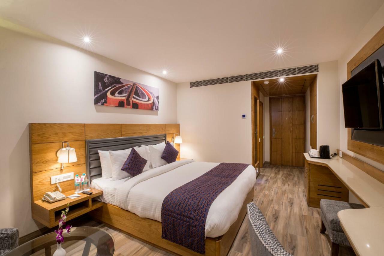 Regenta Central Cassia Zirakpur Chandigarh Exteriör bild