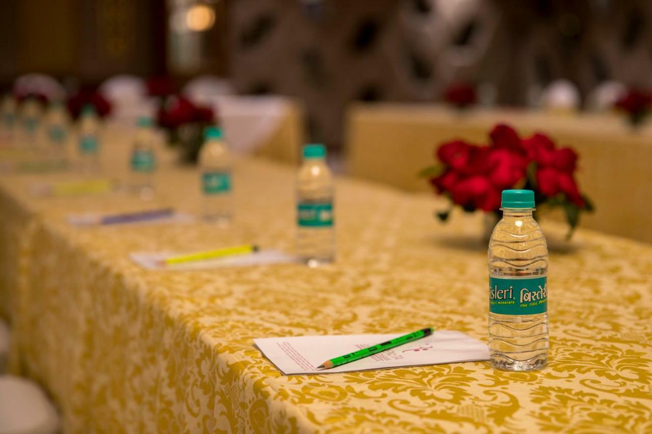 Regenta Central Cassia Zirakpur Chandigarh Exteriör bild