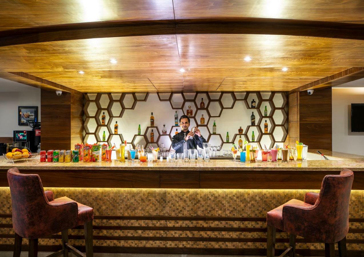 Regenta Central Cassia Zirakpur Chandigarh Exteriör bild