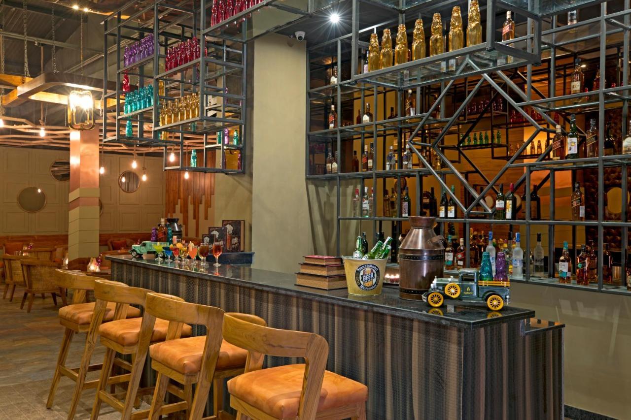 Regenta Central Cassia Zirakpur Chandigarh Exteriör bild